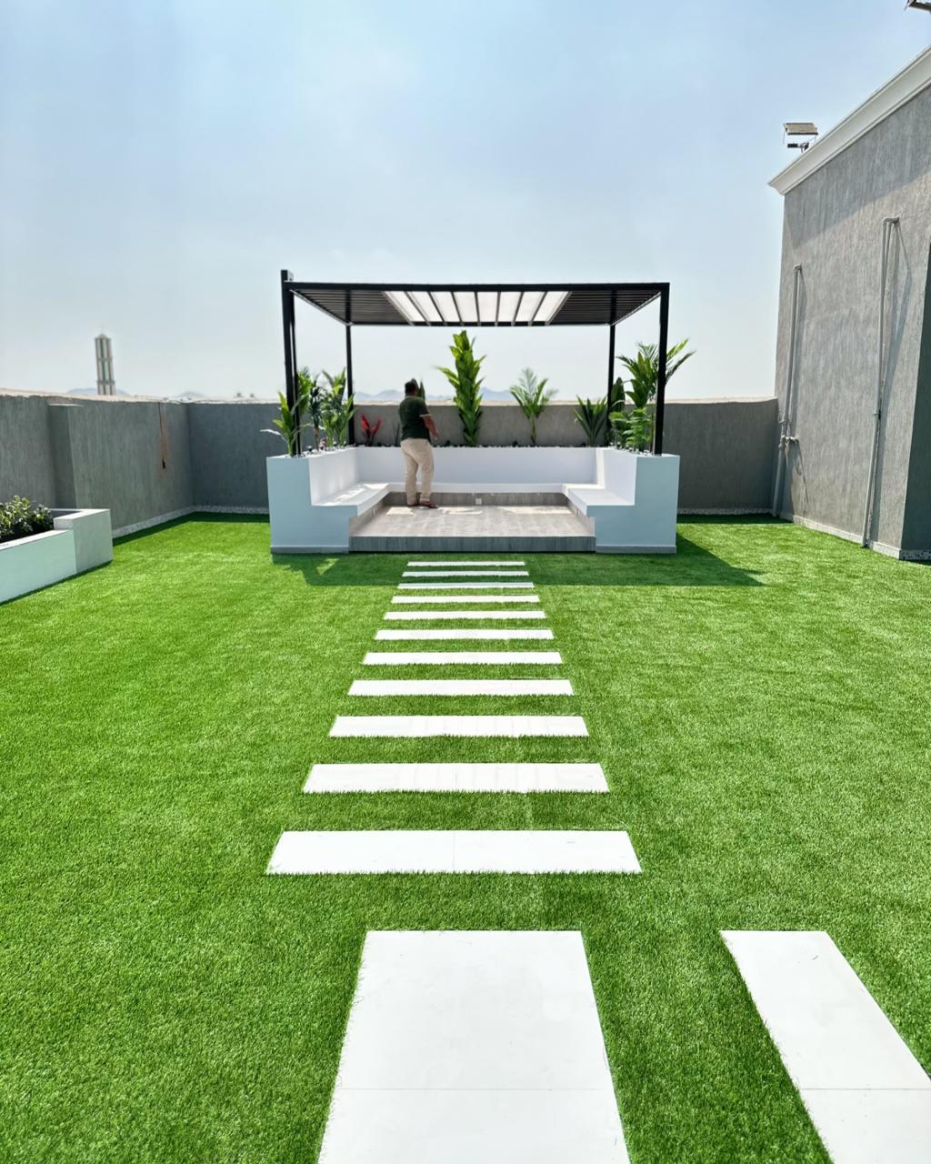 تركيب العشب الصناعي بالرياض | أنواع وأسعار وجودة عالية | زهرة بستاني